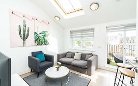 Cozy 2 Bedroom / Earls Court / Balcony